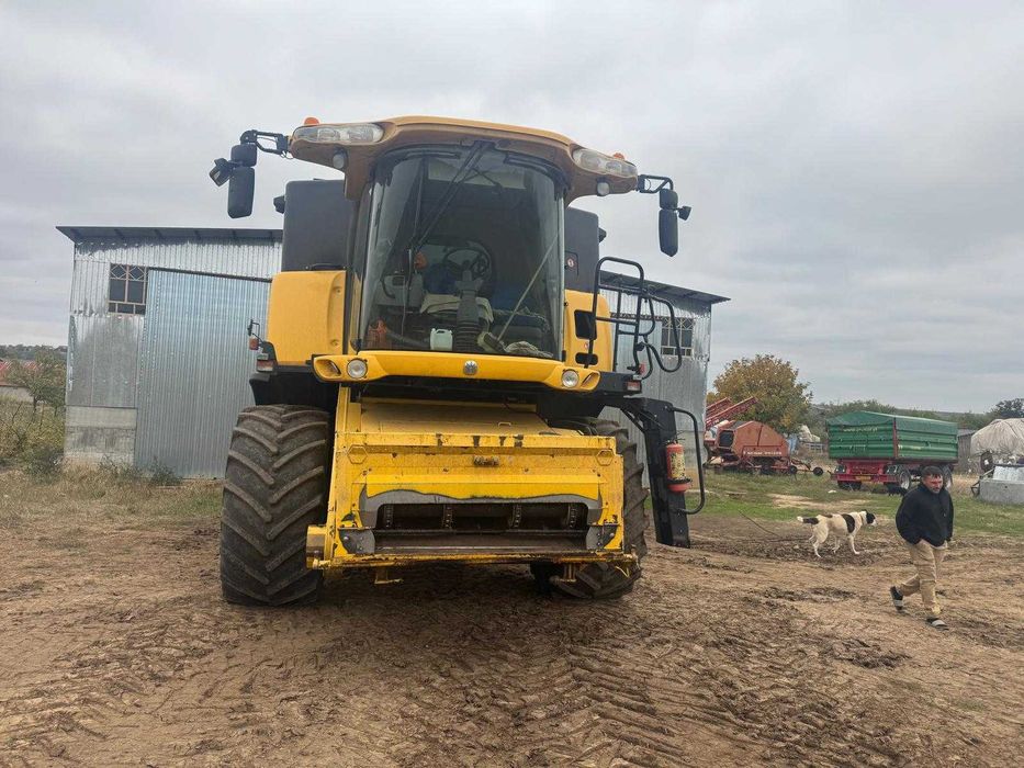 Combina NEW HOLLAND CX 8070