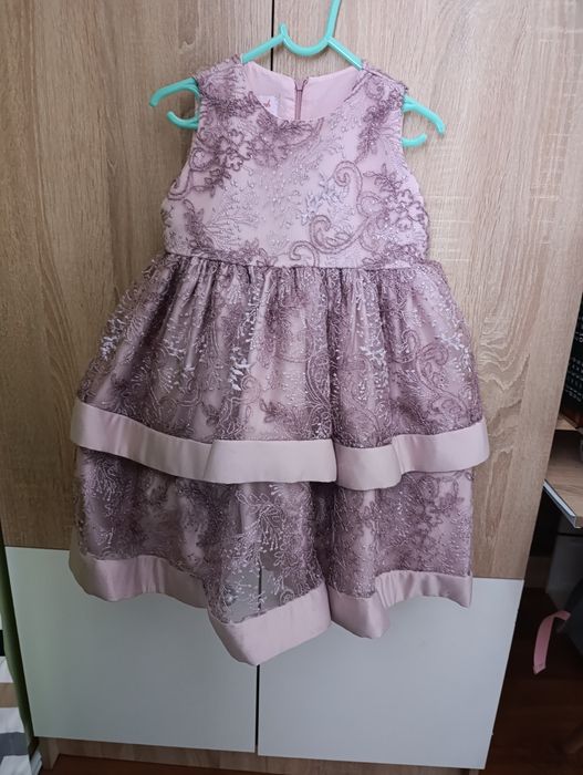 Дантелена детска рокличка