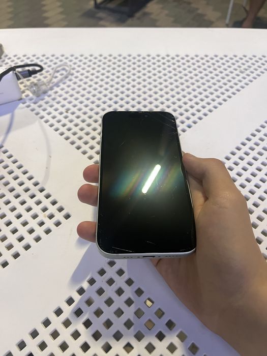 Продам Iphone 15 256gb