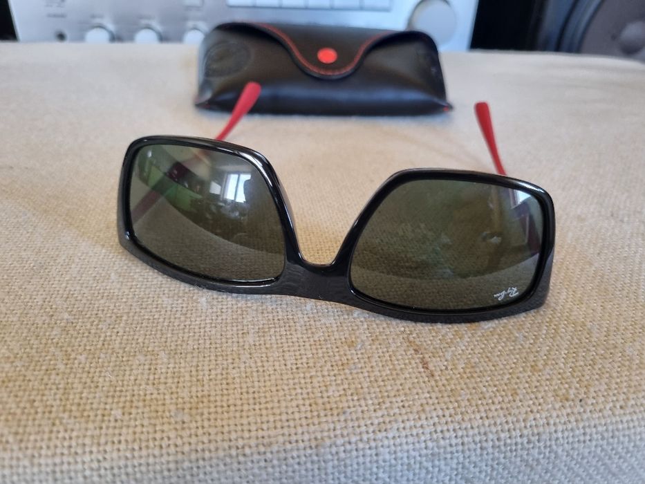 Ochelari de soare Ray Ban Scuderia Ferrari RB 4228 M. Putin utilizati