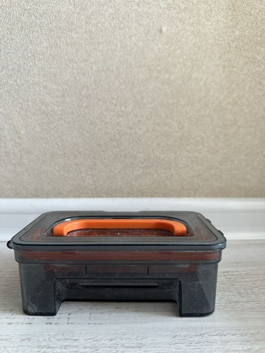 Робот-пылесос почти новый