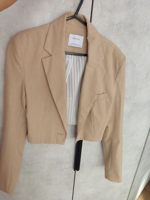 Дамско сако bershka