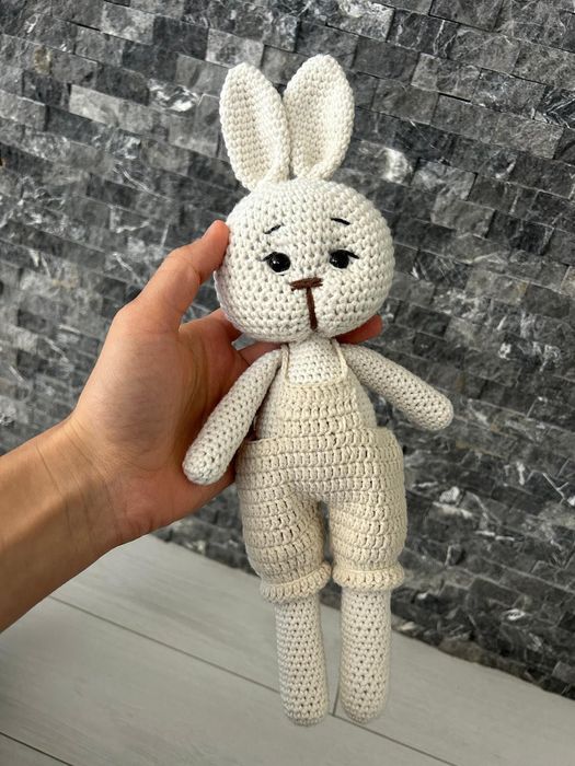 Ръчно плетени рози и играчки