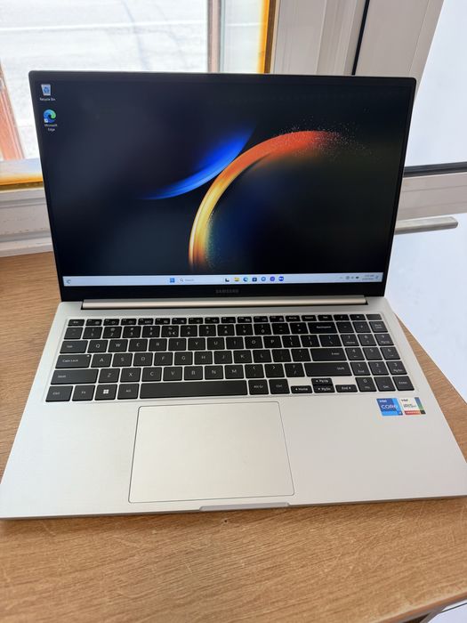 Laptop samsung book 3 i7