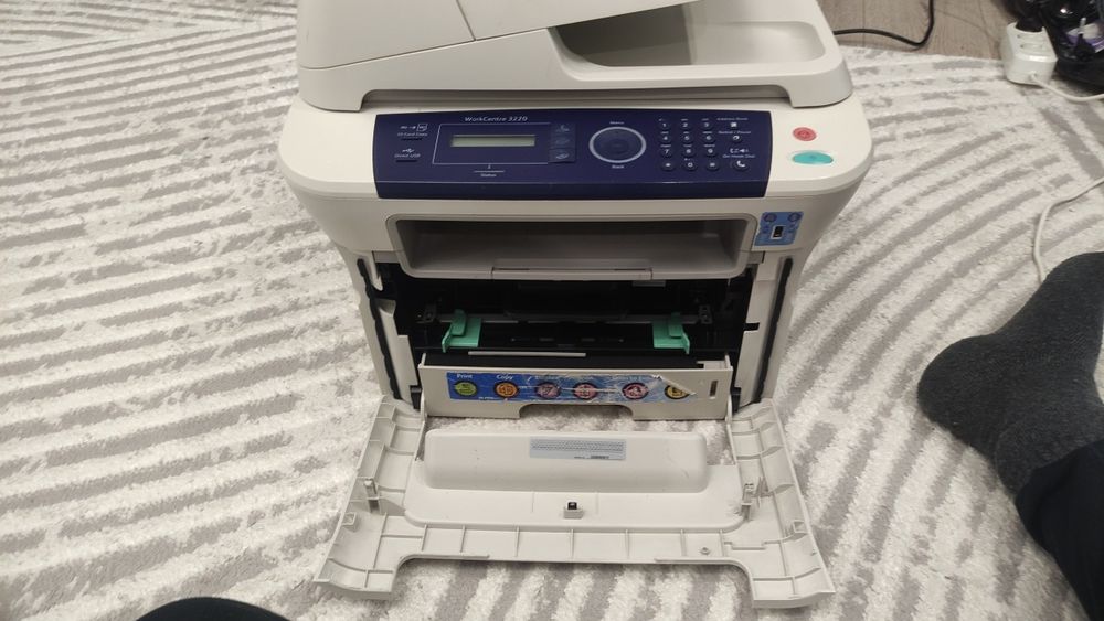 Продам МФУ Xerox 3220 (3в1)