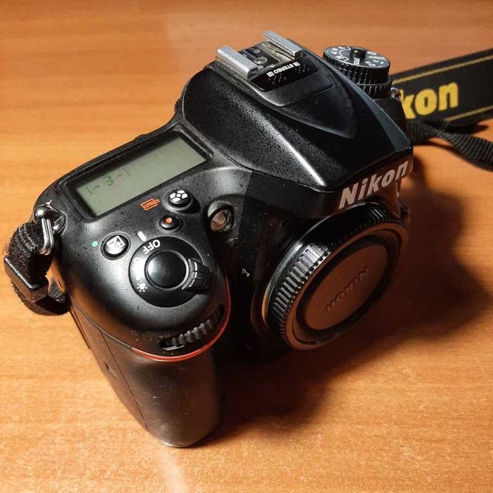 Продам фотоаппарат Nikon D7200 (тушка)
