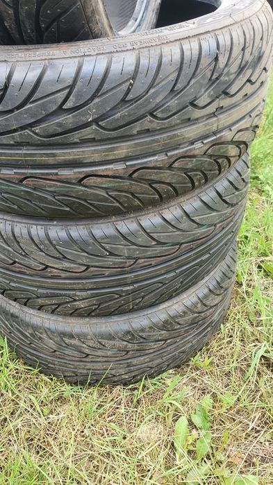 Anvelope vara 205/40/17