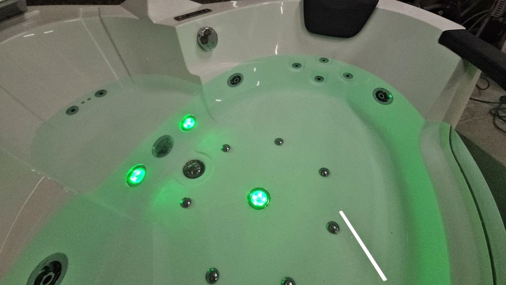 *Spa* Хидромасажна Вана за Двама (Джакузи) с Подгрев до 45° 1.39х1.39