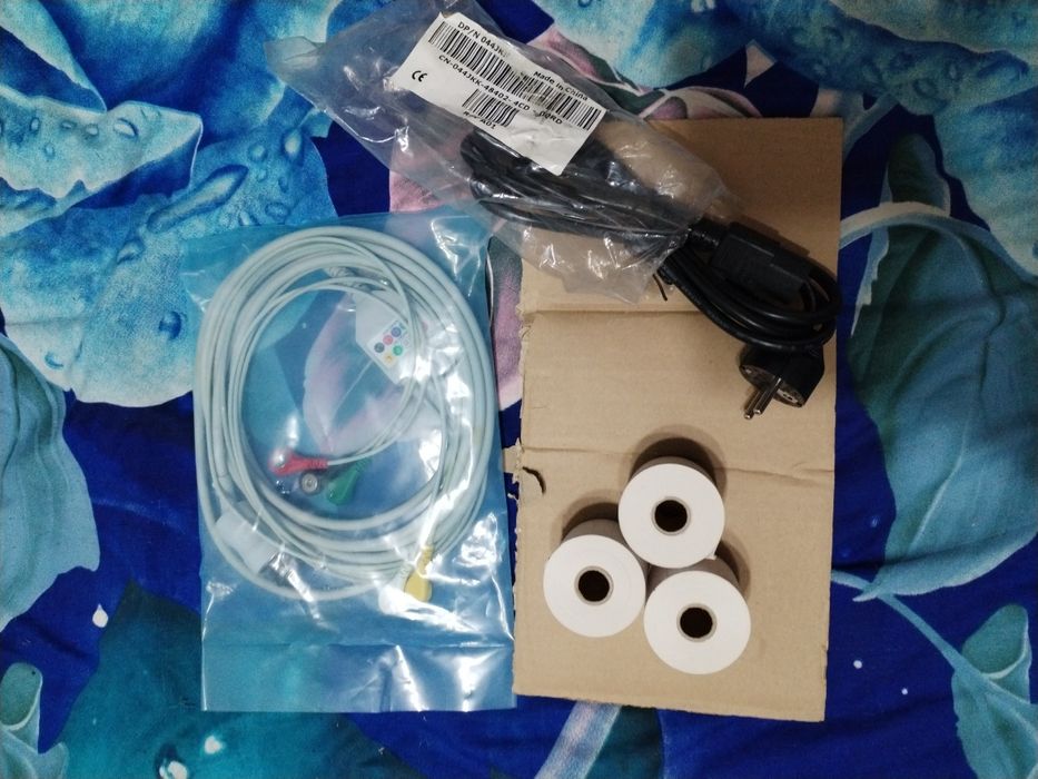 Defibrilator bifazic cu monitor, necesita scimbarea chopper-lui