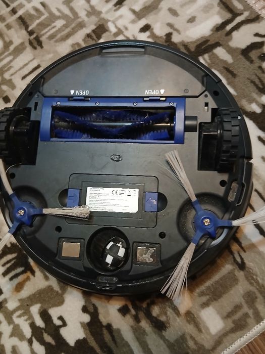 Robot aspirator Roventa