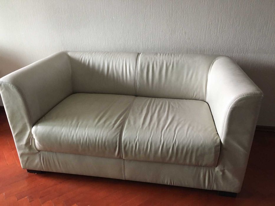 Кожен диван двойка