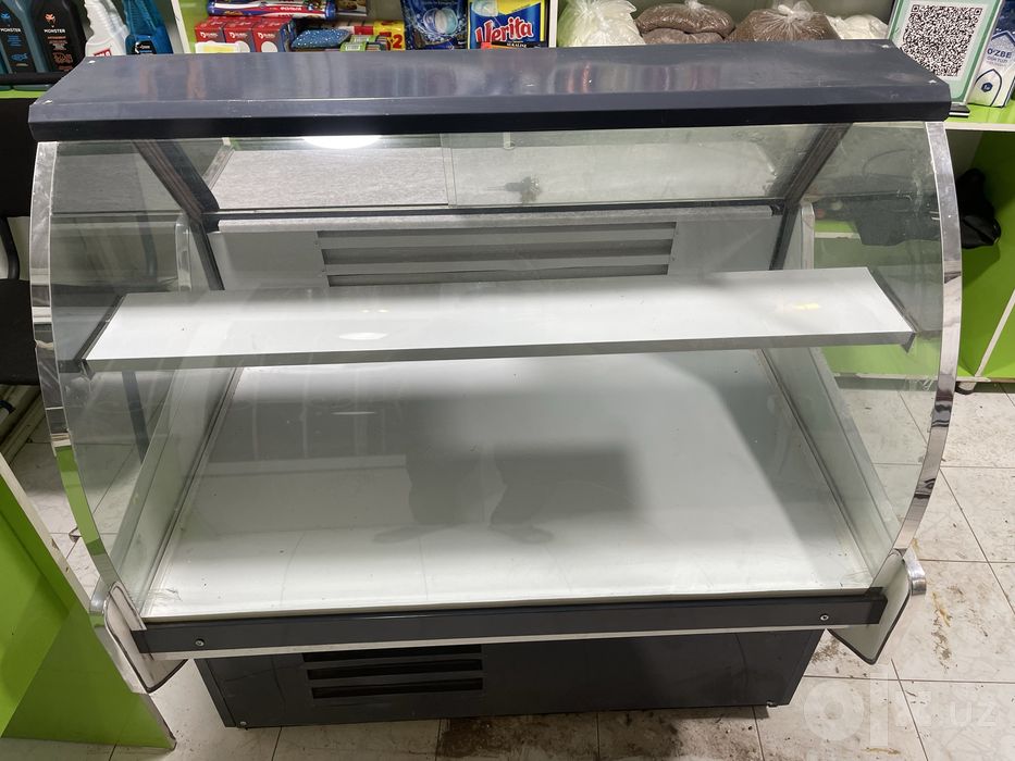 Продам витриный холодильник