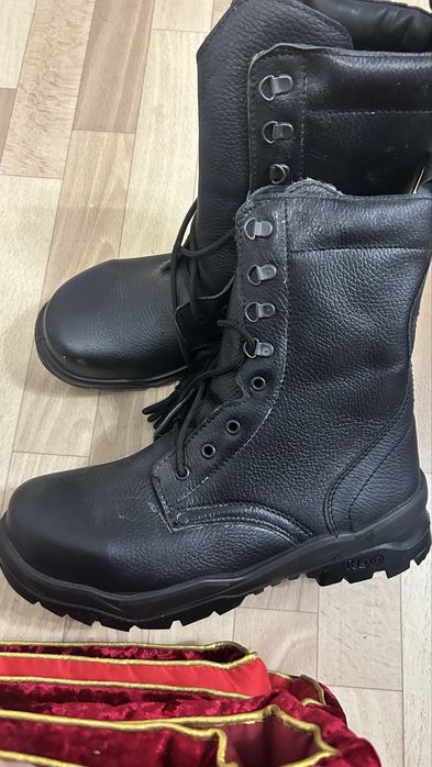 Продам сапоги берцы срочно!