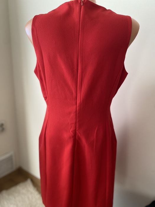 Червена къса рокля
