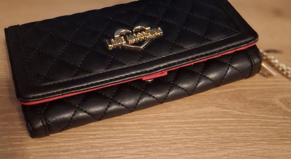 Оригинална чантичка портомоне Love moschino