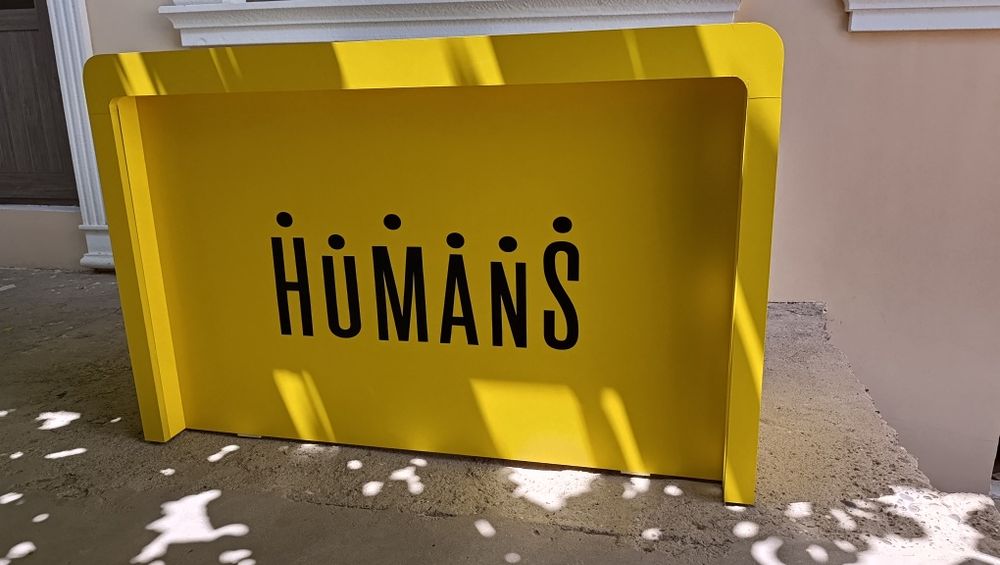 Humans  parta office