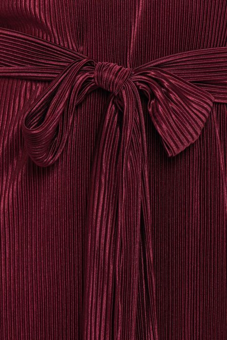 Червена рокля М размер