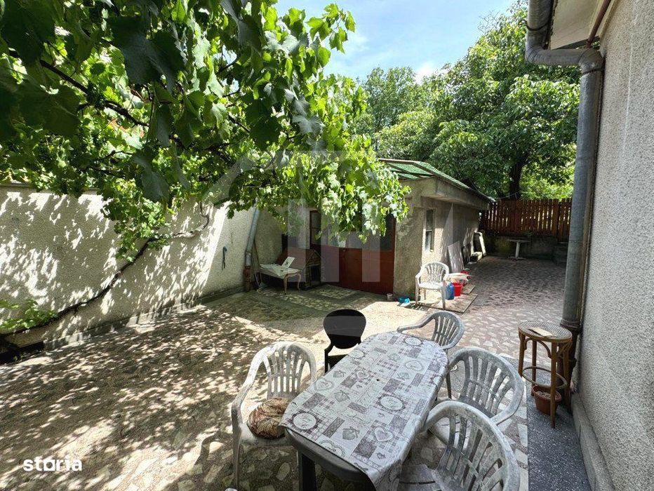 Teren cu casa demolabila sau proiect de reamenajare, in Gruia