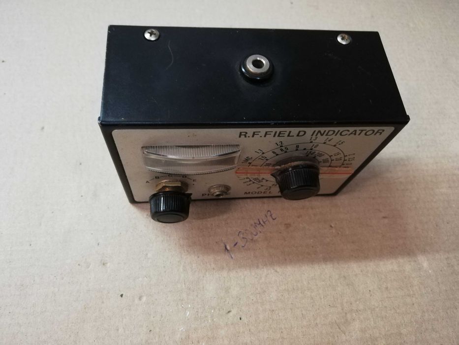 R F Field Indicator FL-30HA 4 band 0.5MHz-300MHz