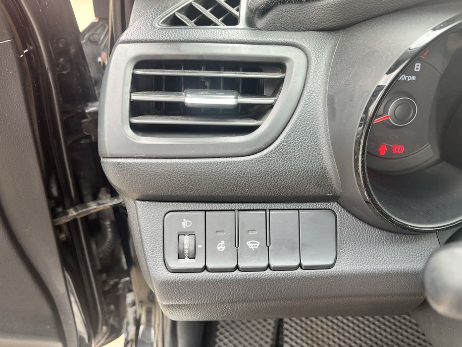 Продам Kia Rio в хорошем состоянии.