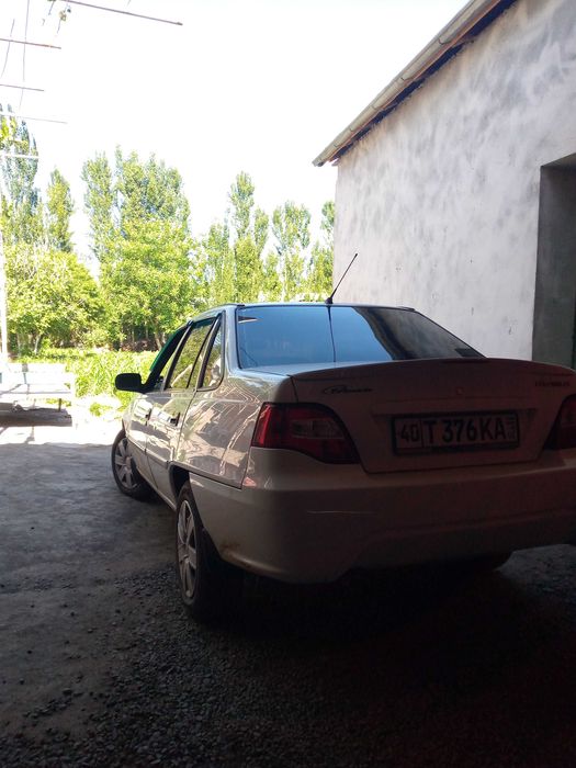 Mashina nexia 2 sotiladi