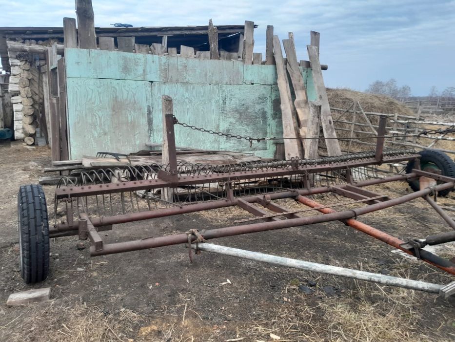 Продается трактор, вместе с комплектом