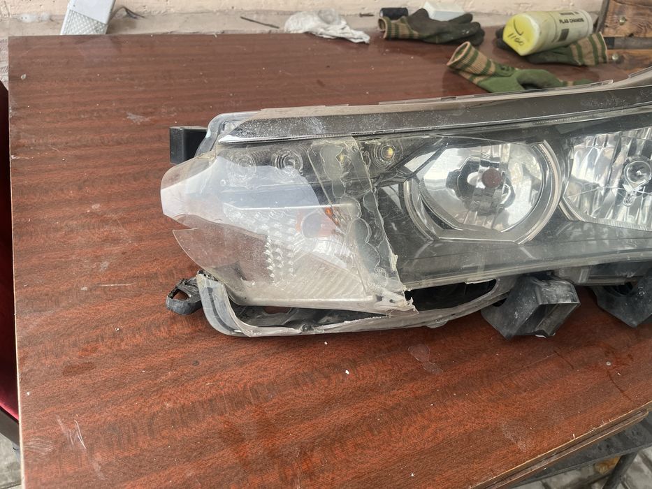 Фары Toyota Corolla 2014