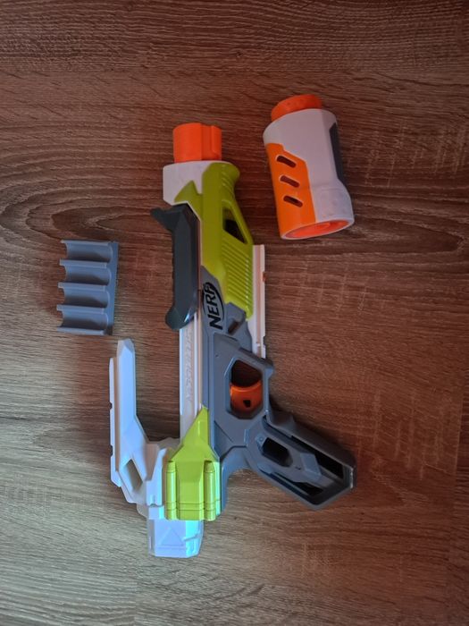 Nerf blaster without bullets