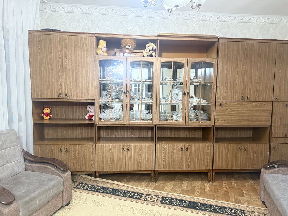 Стенка для посуды в гостинную