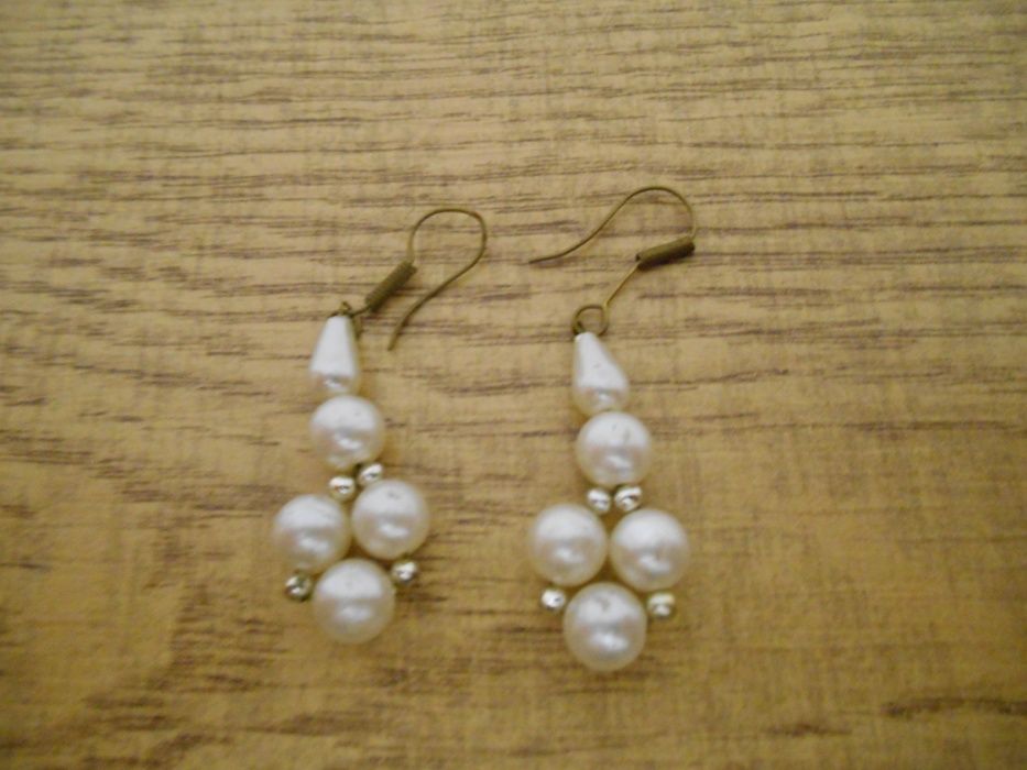 Продавам дамска бижутерия - комплект колие и обеци или само обеци