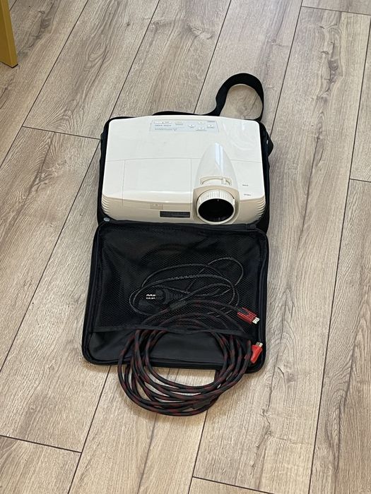 Проектор Mitsubishi