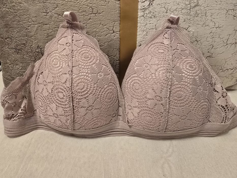 Vand sutien nou,  marimea m