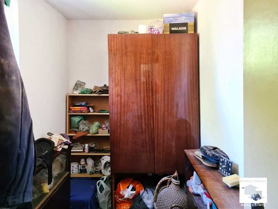 116191 Две къщи в един имот, с голям двор, в с. Балван