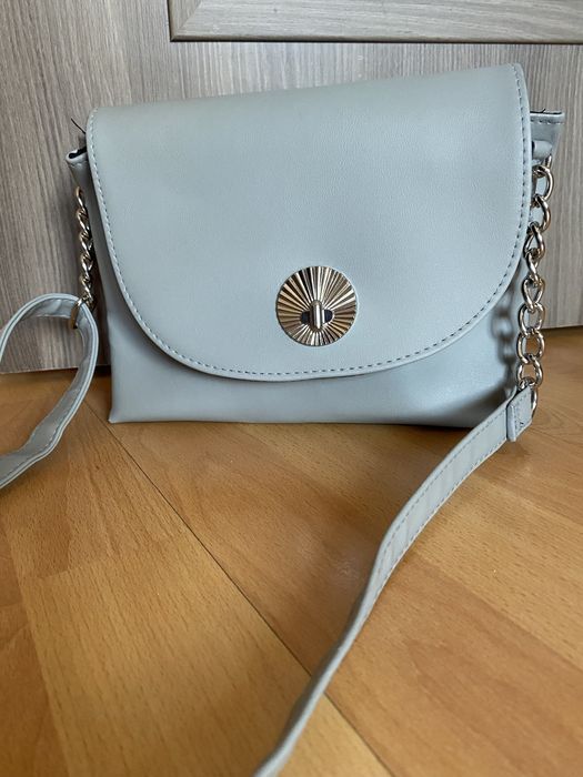 Geanta gri primark ….