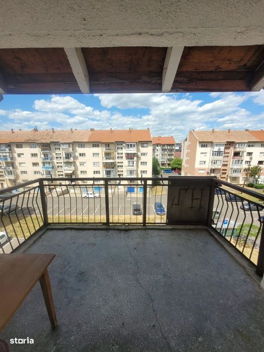 Apartament 3 camere decomandat | Carpați II | Etaj 4