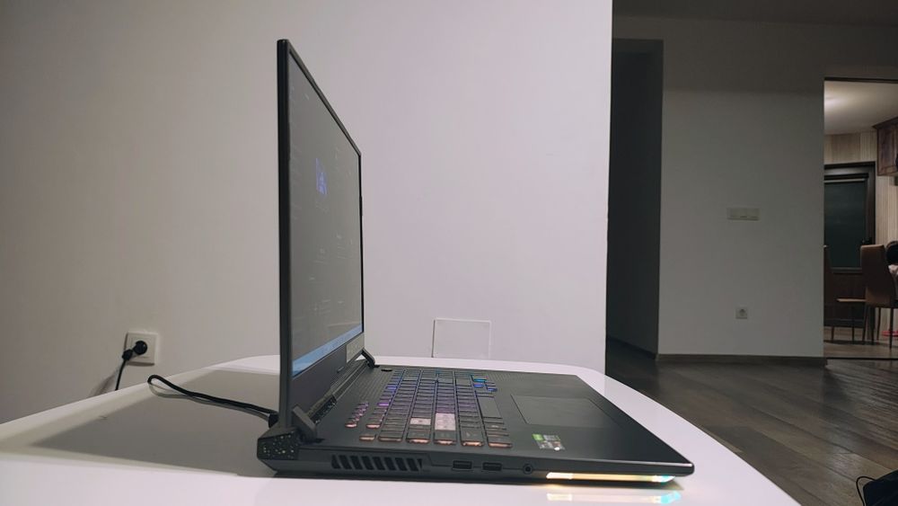 Laptop Gaming ASUS ROG Strix G17 – Ryzen 7, RTX 3050, 32GB RAM, 512GB