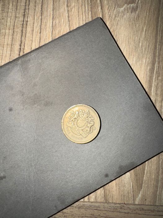 Английски паундове лимитирана серия