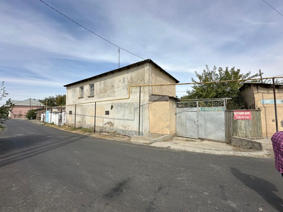 2-х этажный дом по ул.Камал (район МЖК).