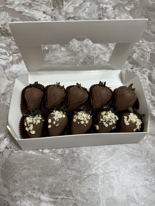 Клубника в шоколаде банан