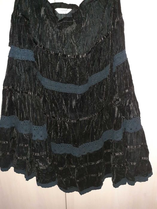 Fusta din catifea si dantela