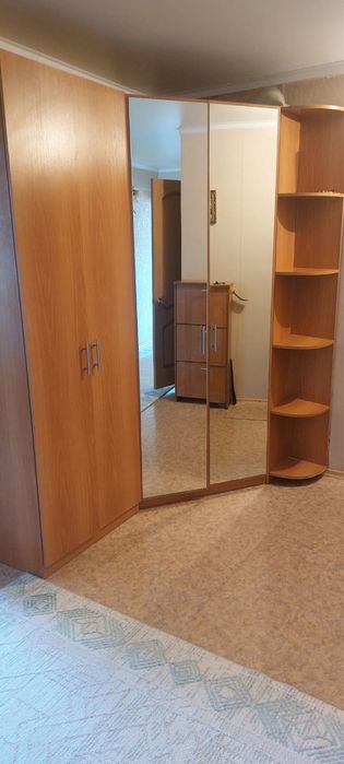 Шкаф из ЛДСП с зеркалом