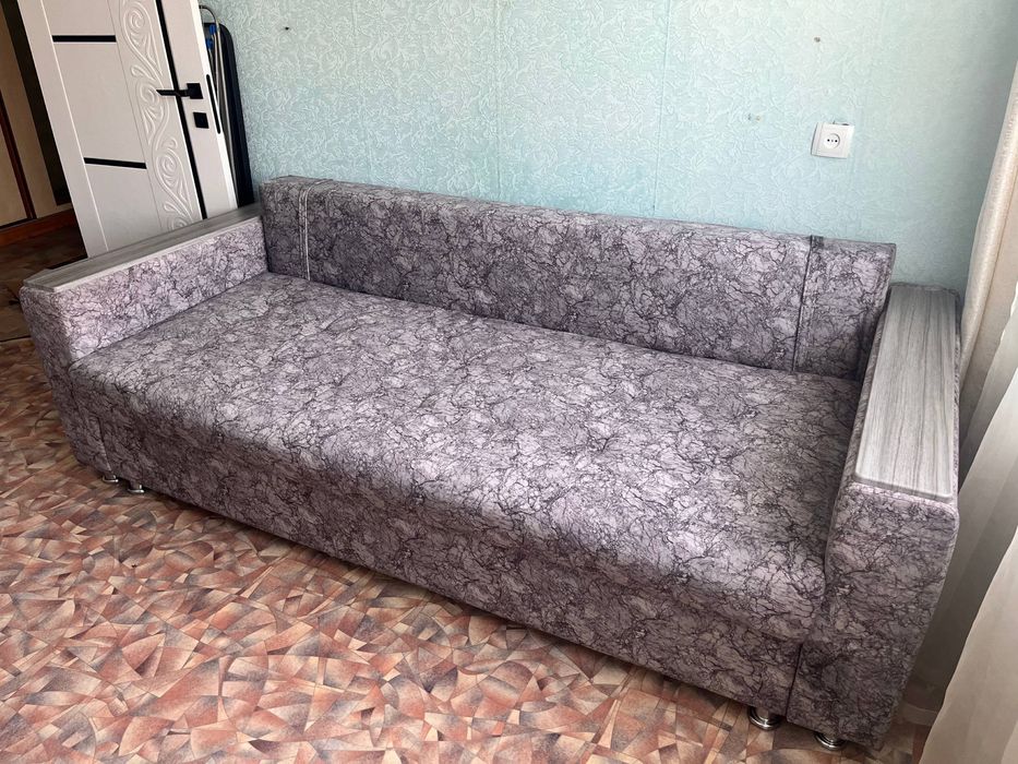 Продается диван.