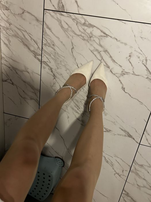 Туфли со стразами