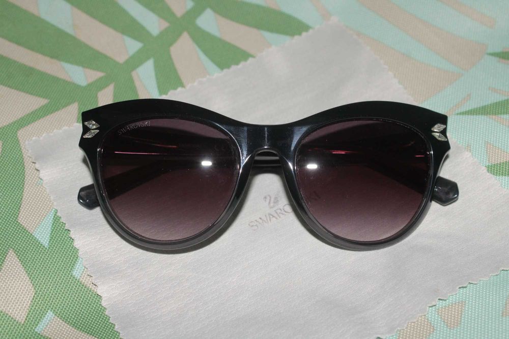 Оригинални дамски слънчеви очила SWAROVSKI, пълен комплект