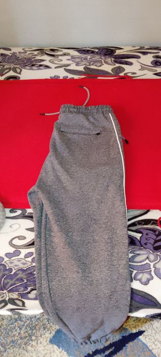 Pantaloni trening  Pull & Bear  mărime M  buzunare fermoar