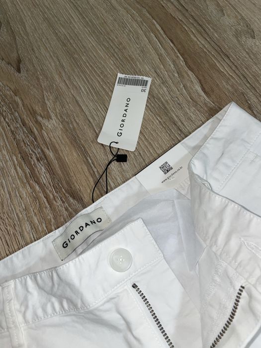Белые классические шорты Giordano
