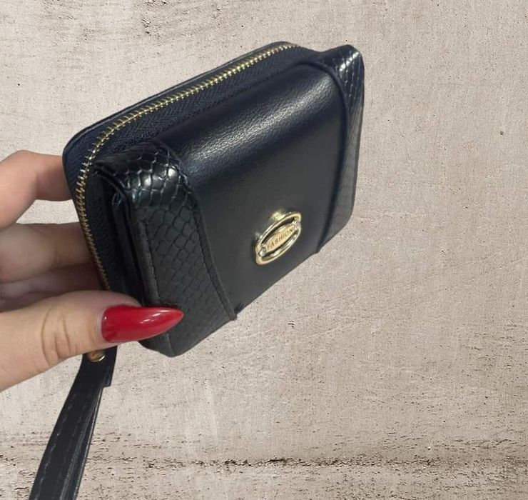 Дамско портмоне/портфейл