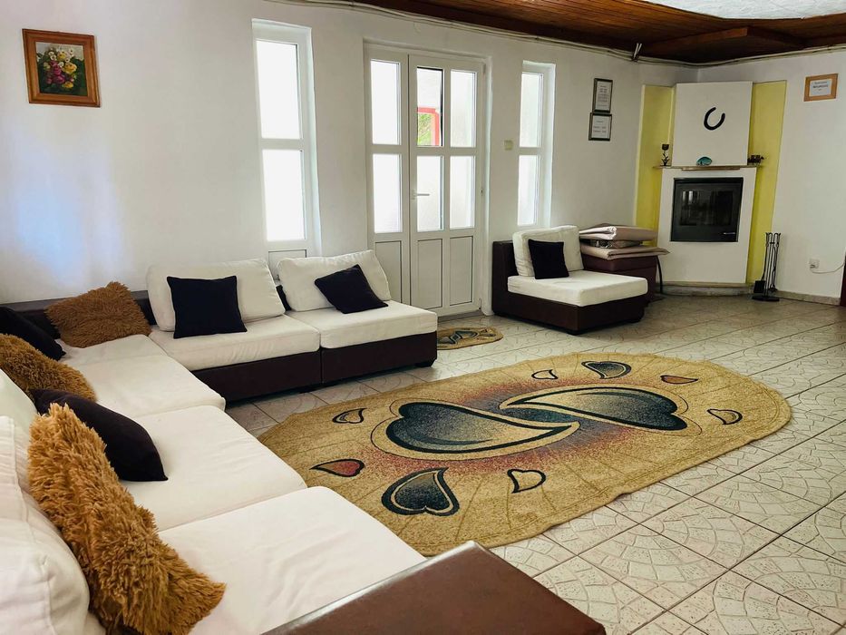 Cazare  CASA ALEX Slanic  Moldova