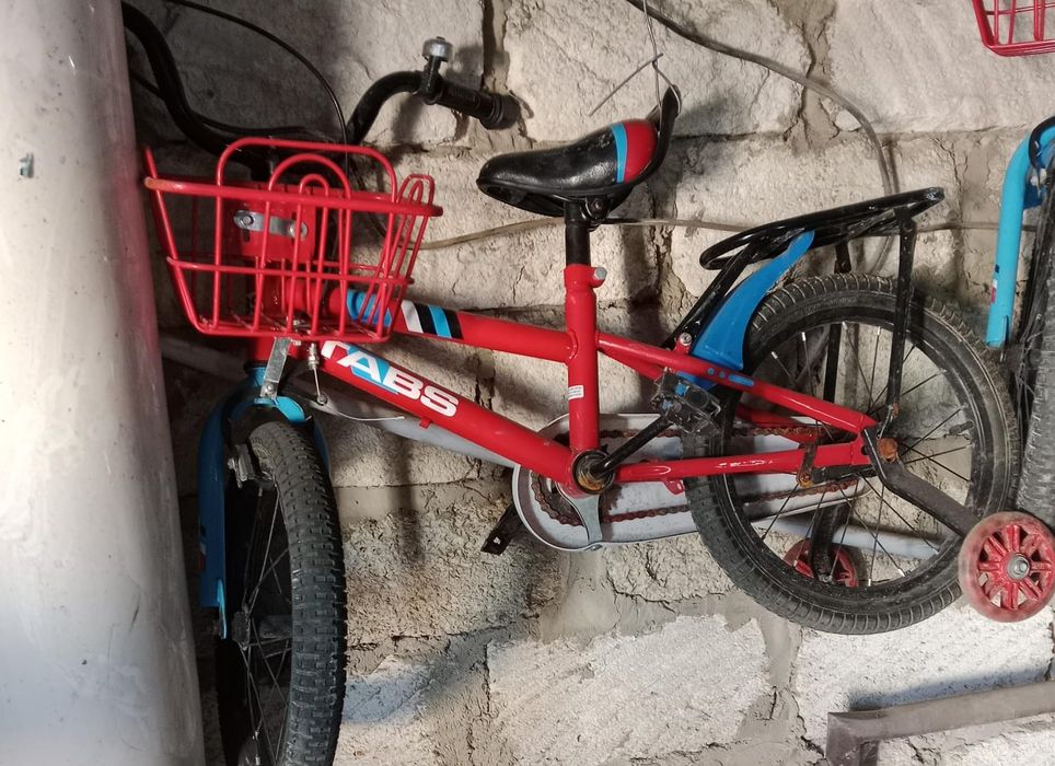 Екі велосипед сатамын