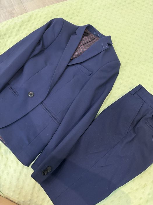 Продам костюм школьный для 1-2 класса